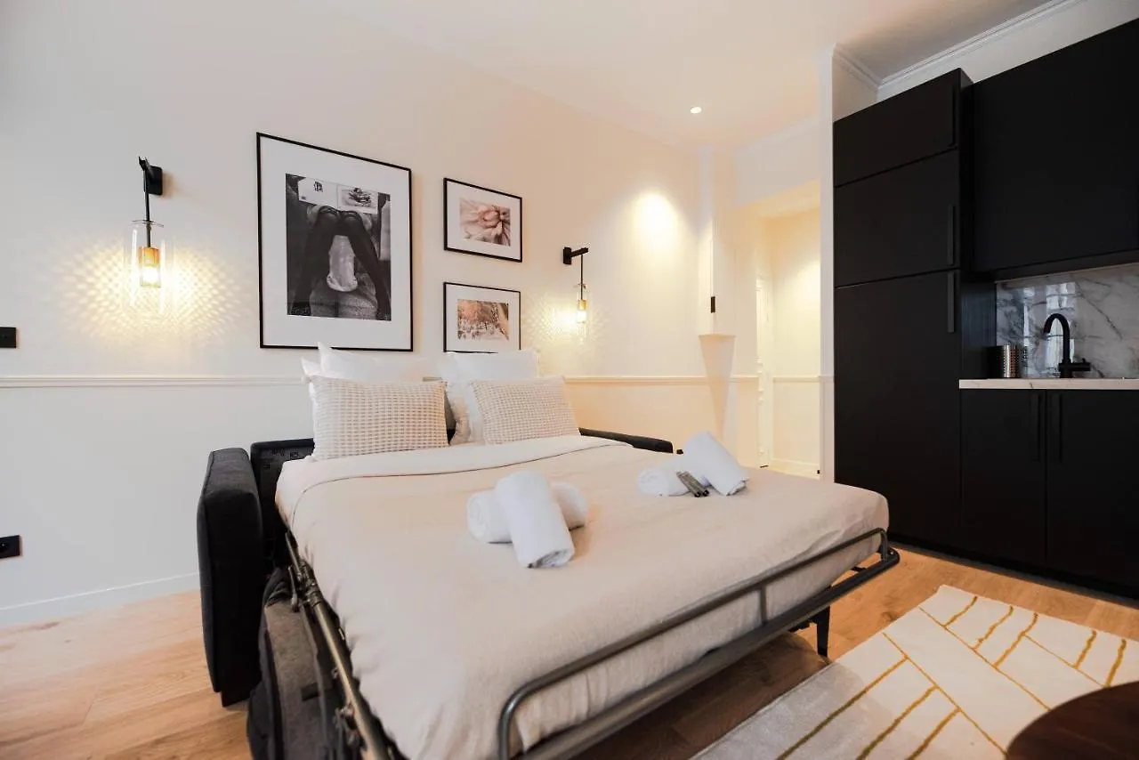 Mbm - Luxury Apartments Paris Center 0*,